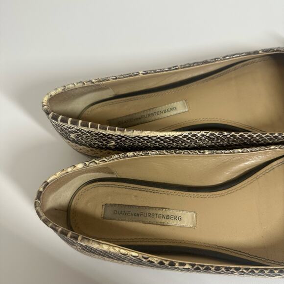 Diane Von Furstenberg Women's Snake Print Buckle Ballet Flats Size 8 Leahter - Picture 5 of 10